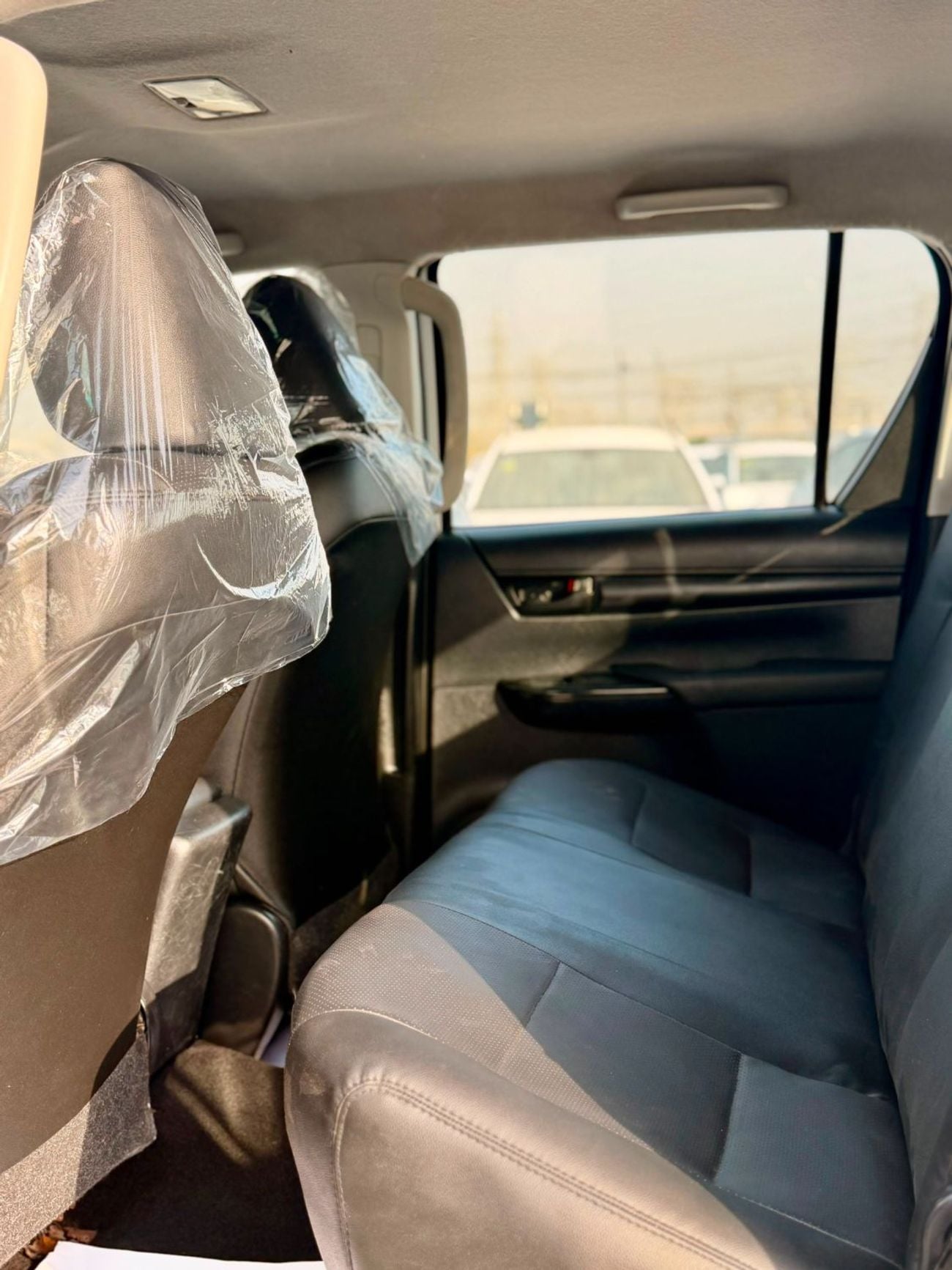 تويوتا هيلوكس 2018Model 2.8 Diesel Engine 4x4 colour white Transmission Automatic Interior.Black leather seats 5se