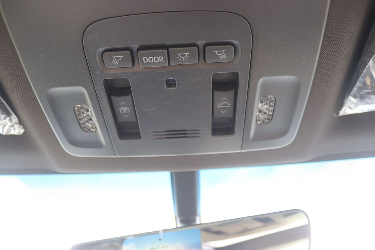 Toyota Camry 2.5LE, KEYLESS ENTRY,PUSH START, PANORAMIC ROOF, ALLOY WHEELS, MODEL 2026