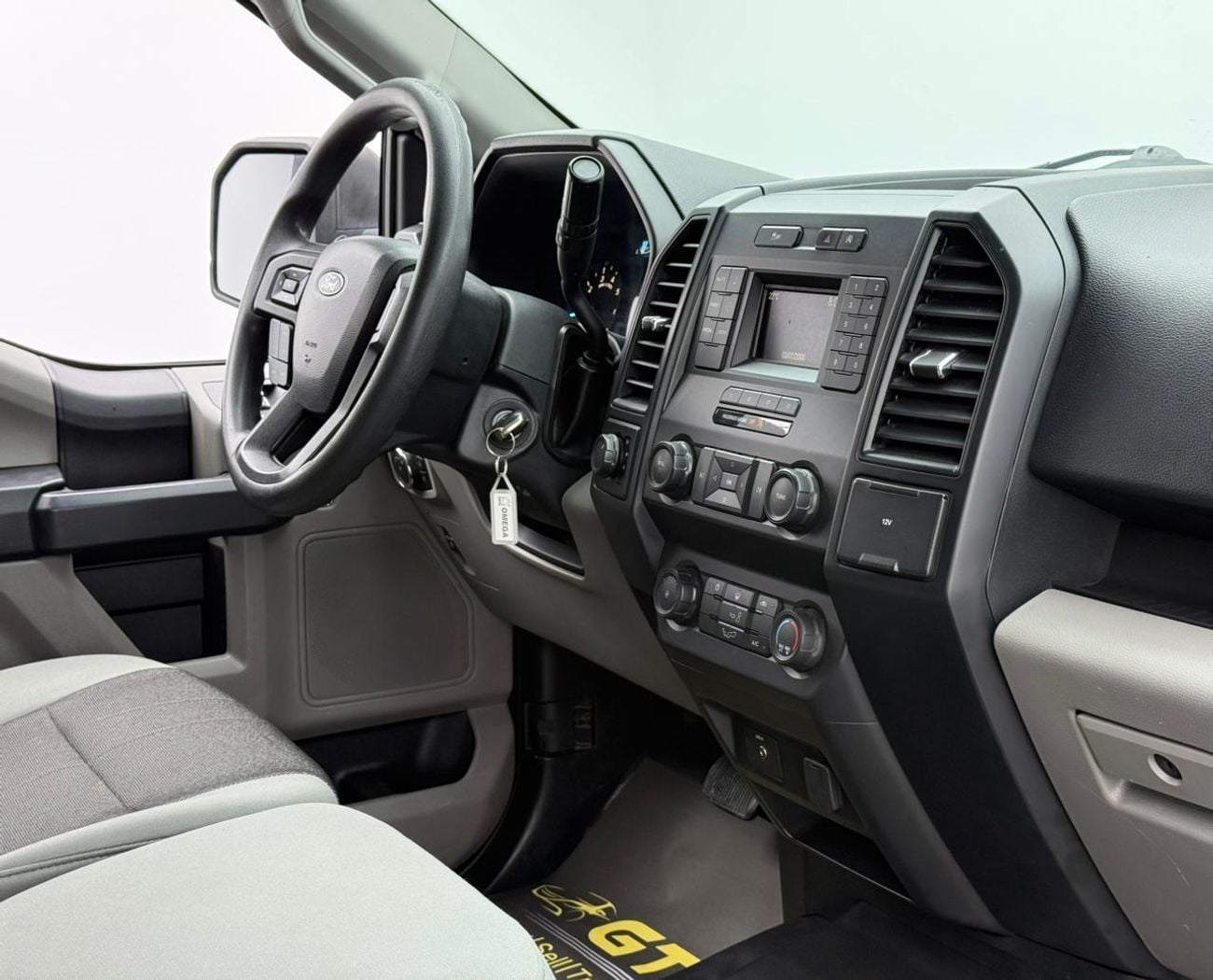 Ford F-150 XLT 2020 Ford F-150 Raptor Kit, 1 Year Warranty Unlimited Km, Excellent Condition, GCC