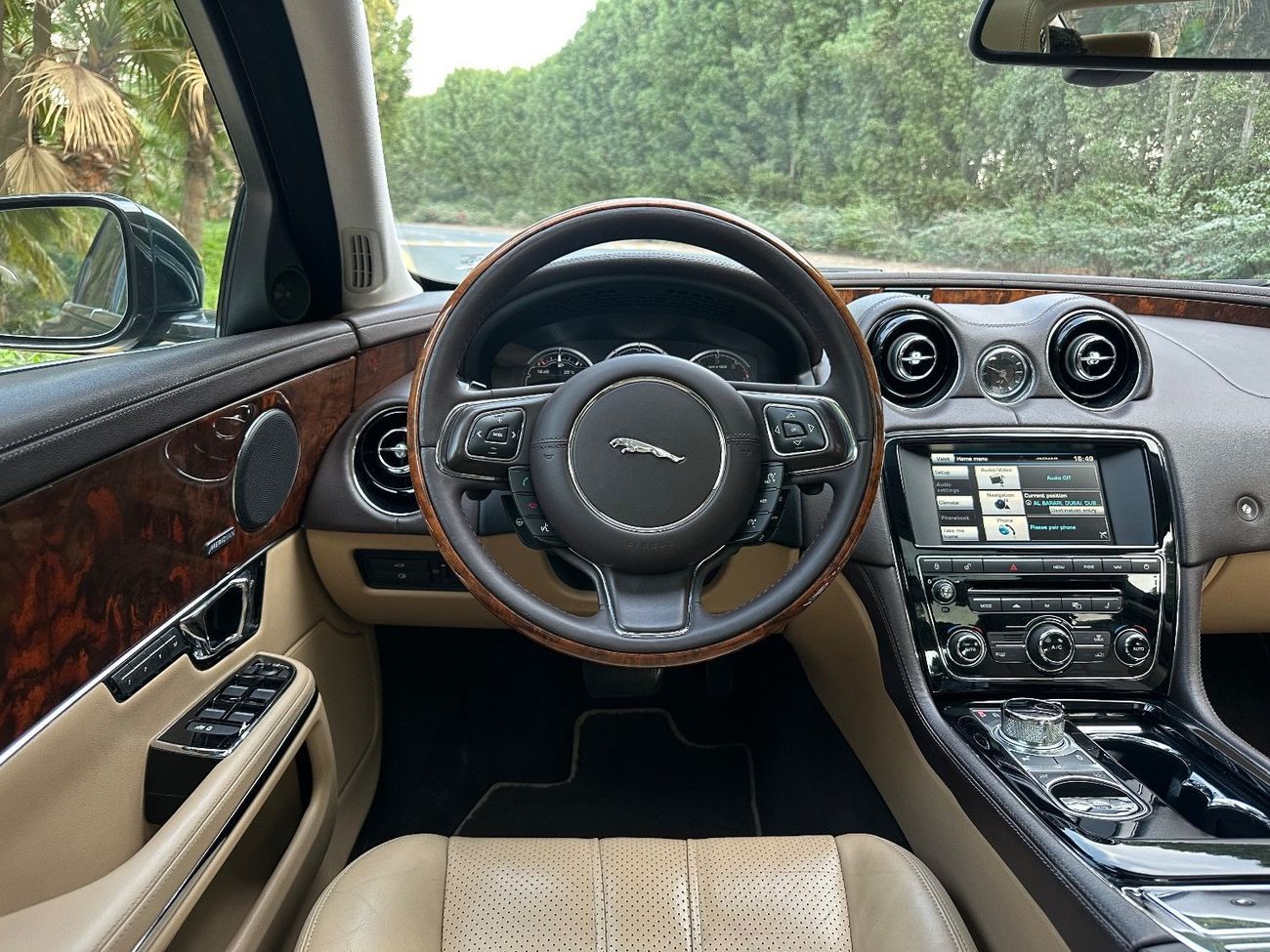 جاكوار XJL 3.0L V6 340 HP | 2014 | GCC Specs | Long Wheelbase Luxury Sedan | 125000 KM | Excellent Condition