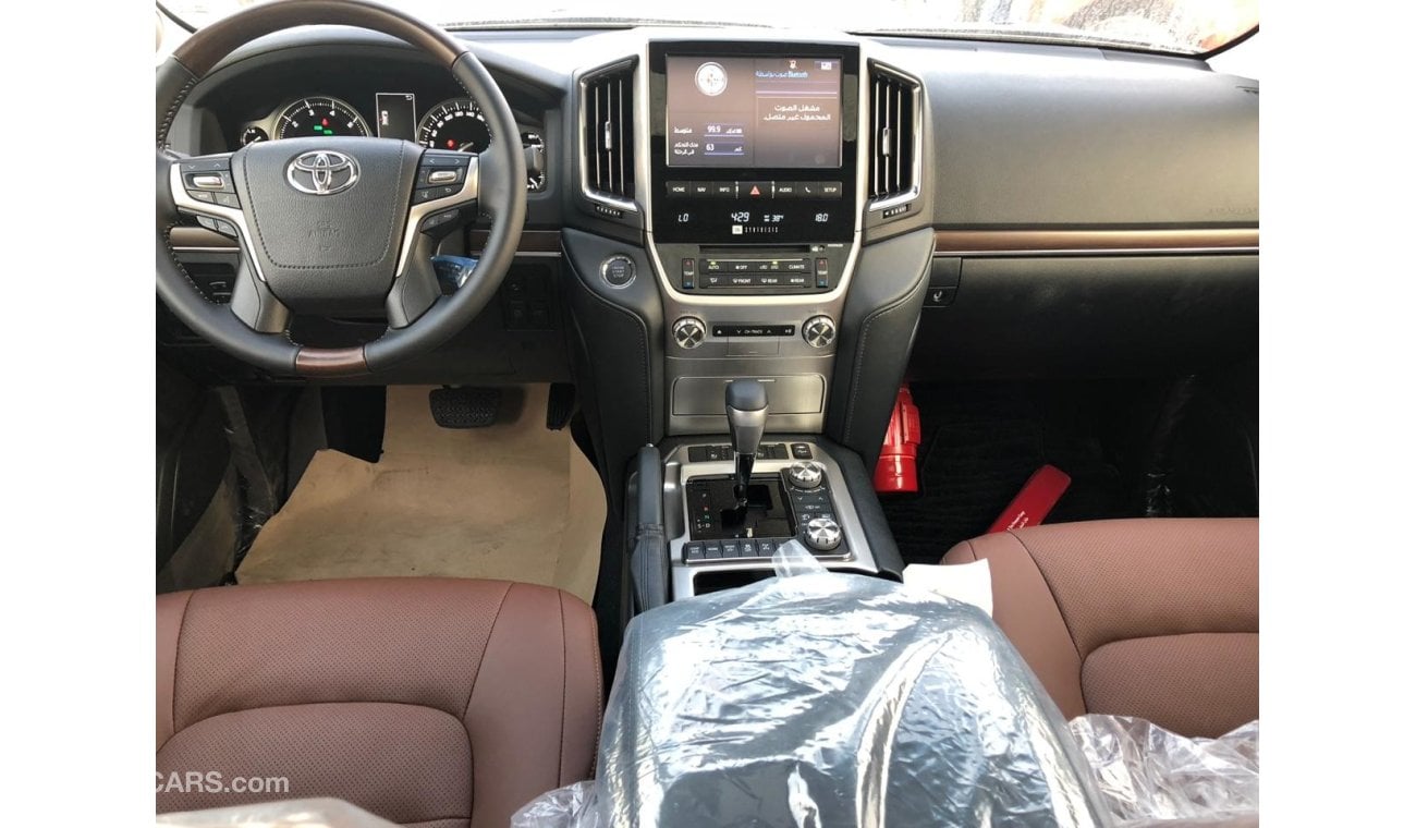 Toyota Land Cruiser VXR 5.7CC 2019