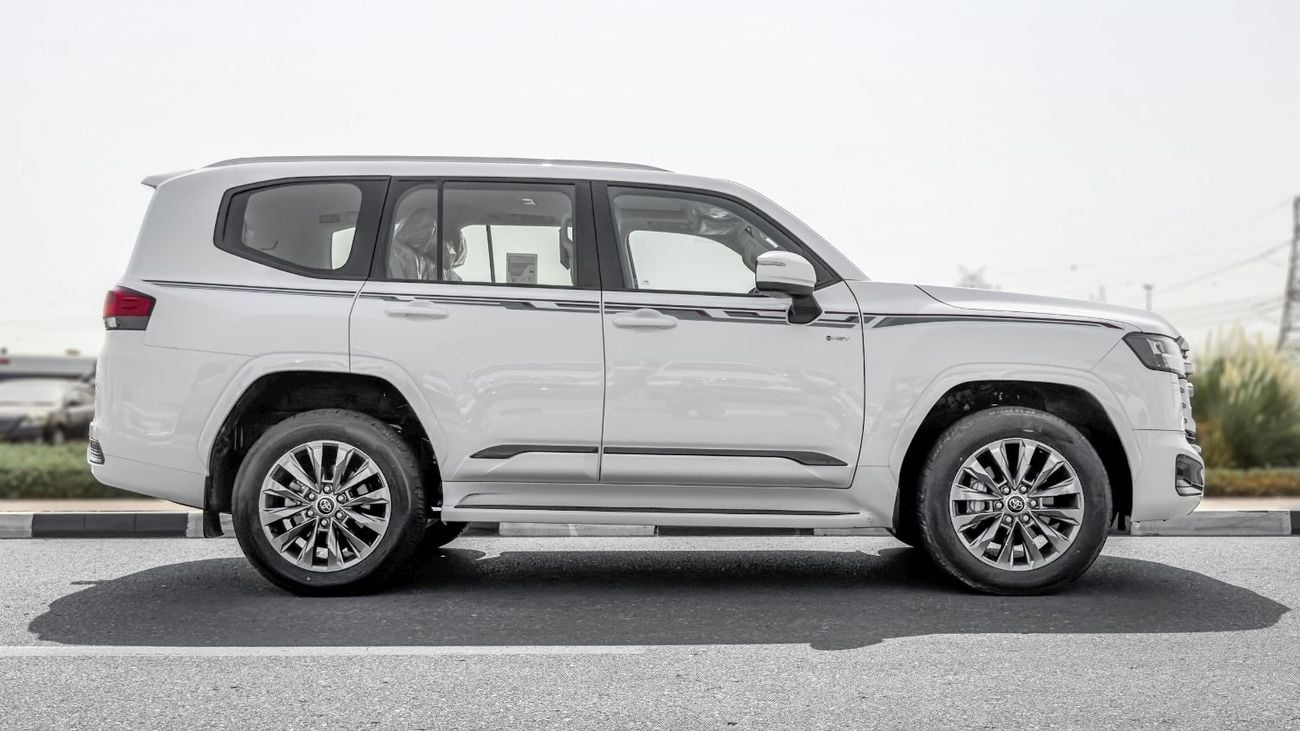 Toyota Land Cruiser GXR 2026 Toyota Land Cruiser GXR 3.5L AT Hybrid (White-Beige)