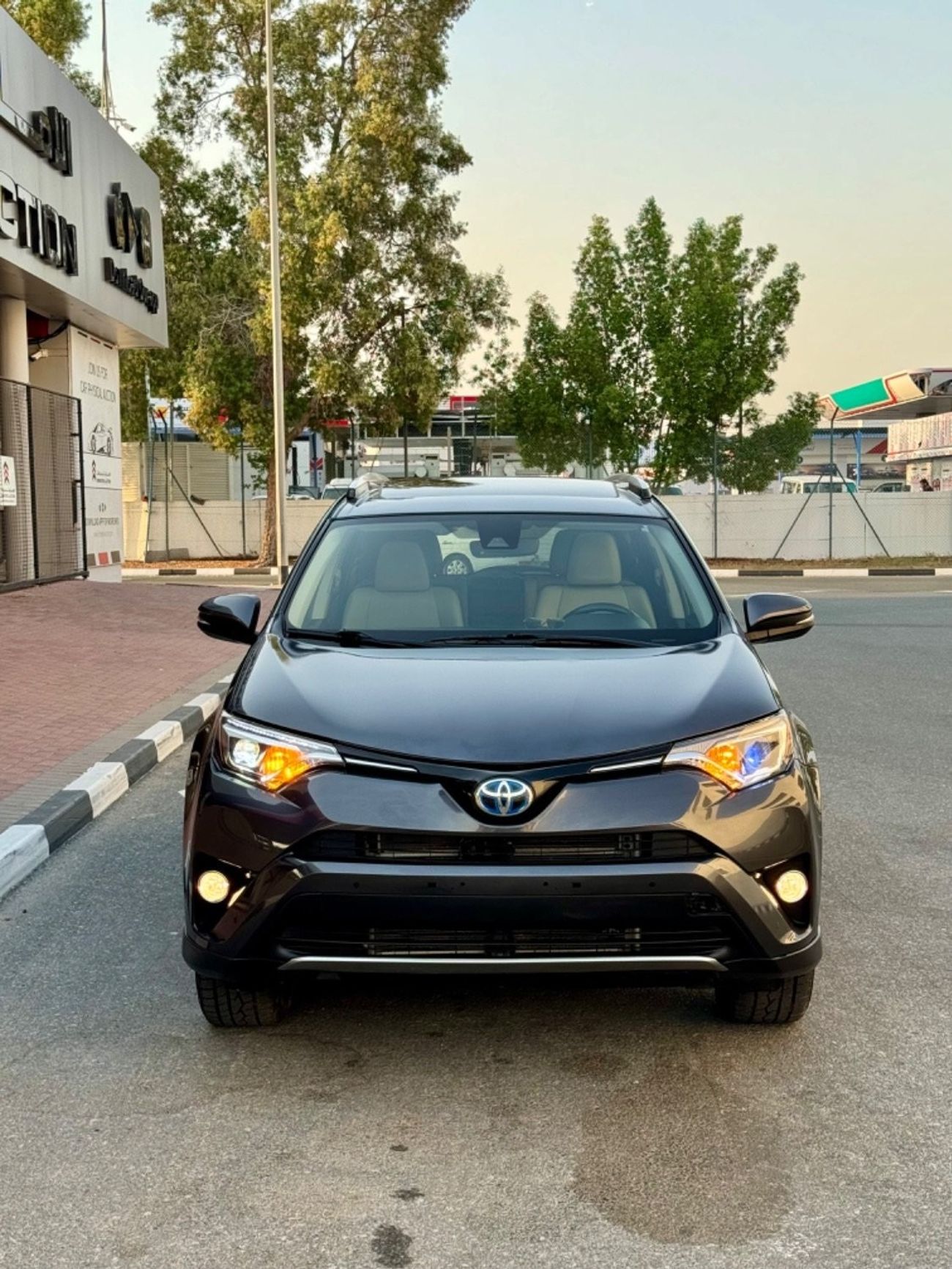 Toyota RAV4 2016 LIMITED HYBRID ENGINE FULL OPTION AWD LOW MILES USA IMPORTED