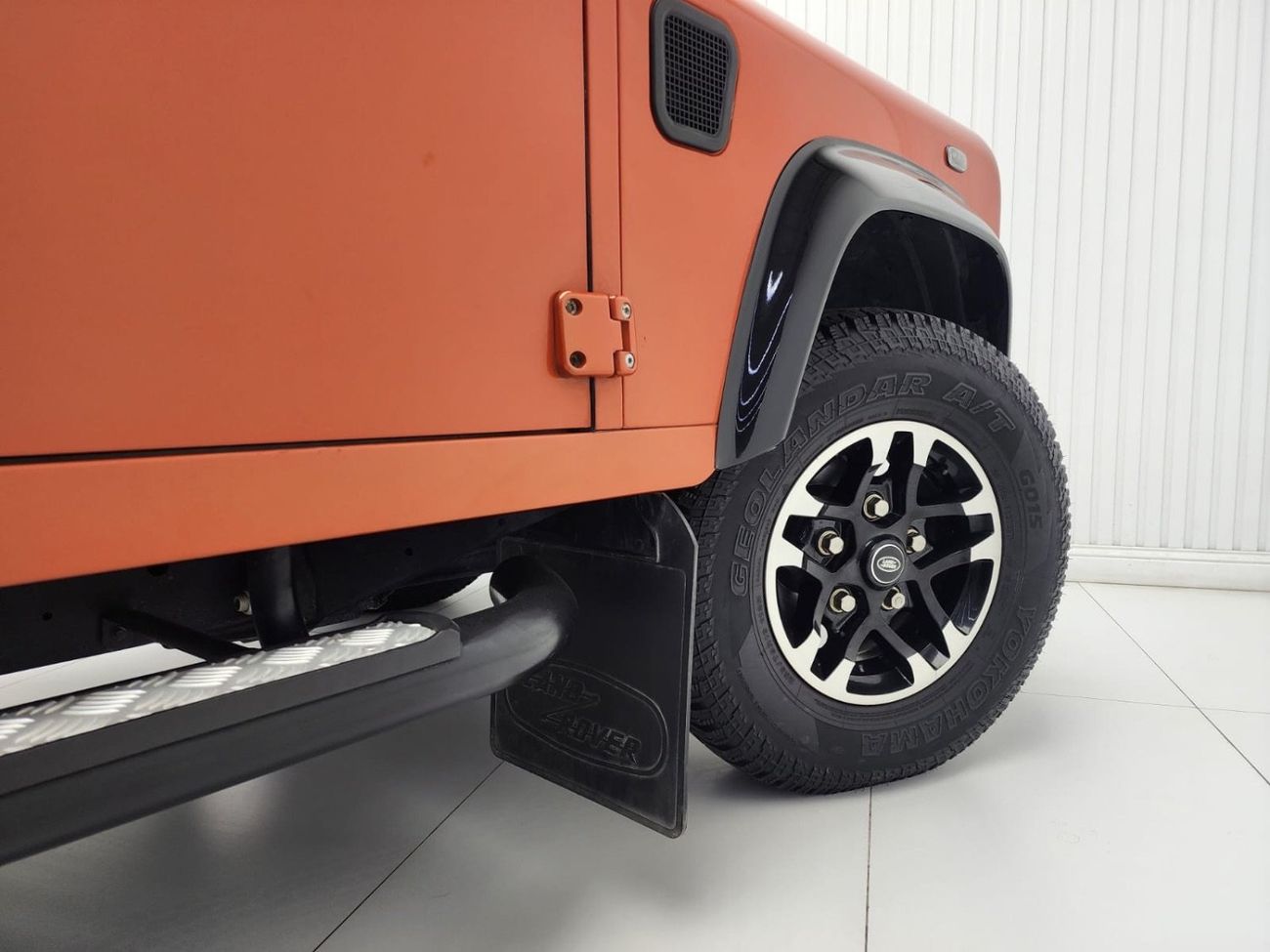 لاند روفر ديفندر