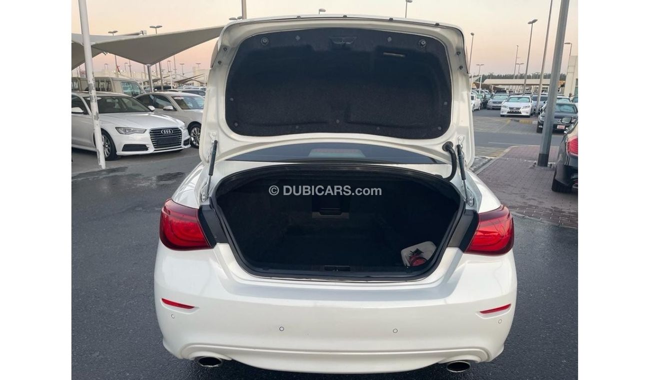 Infiniti Q70 Luxury Infiniti Q70_Gcc_2017_Excellent_Condition _Full option