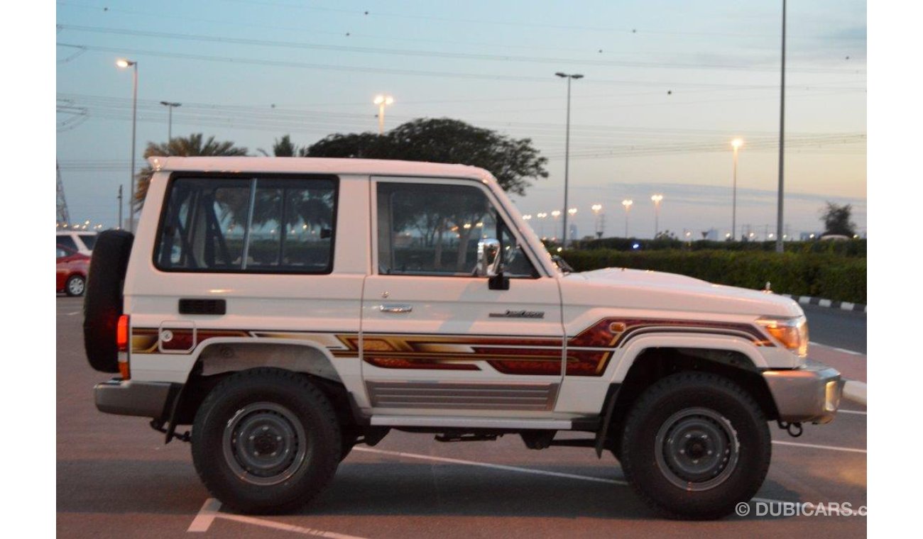 تويوتا لاند كروزر Hardtop V6 4.0L 5 Seater with Winch