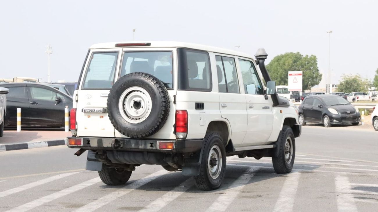 تويوتا لاند كروزر Toyota Landcruiser 2016 LC76VD right hand drive