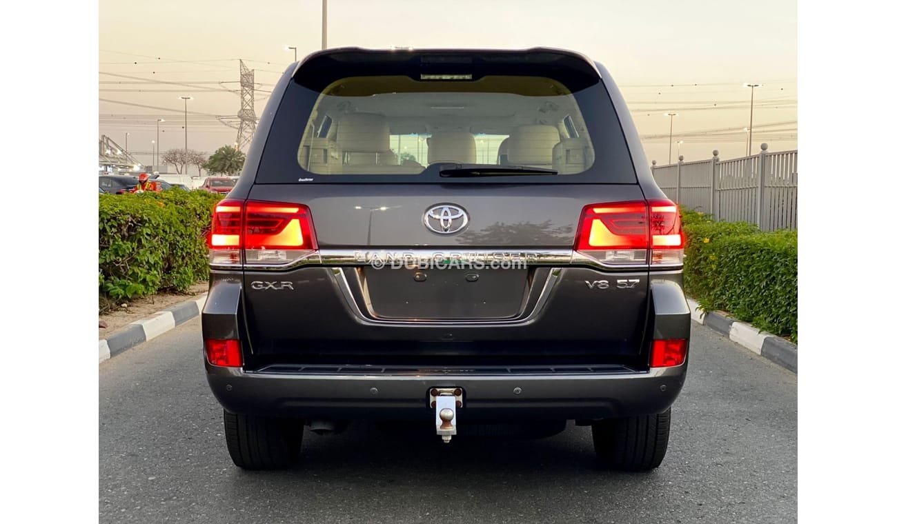 Toyota Land Cruiser GXR V8 5.7