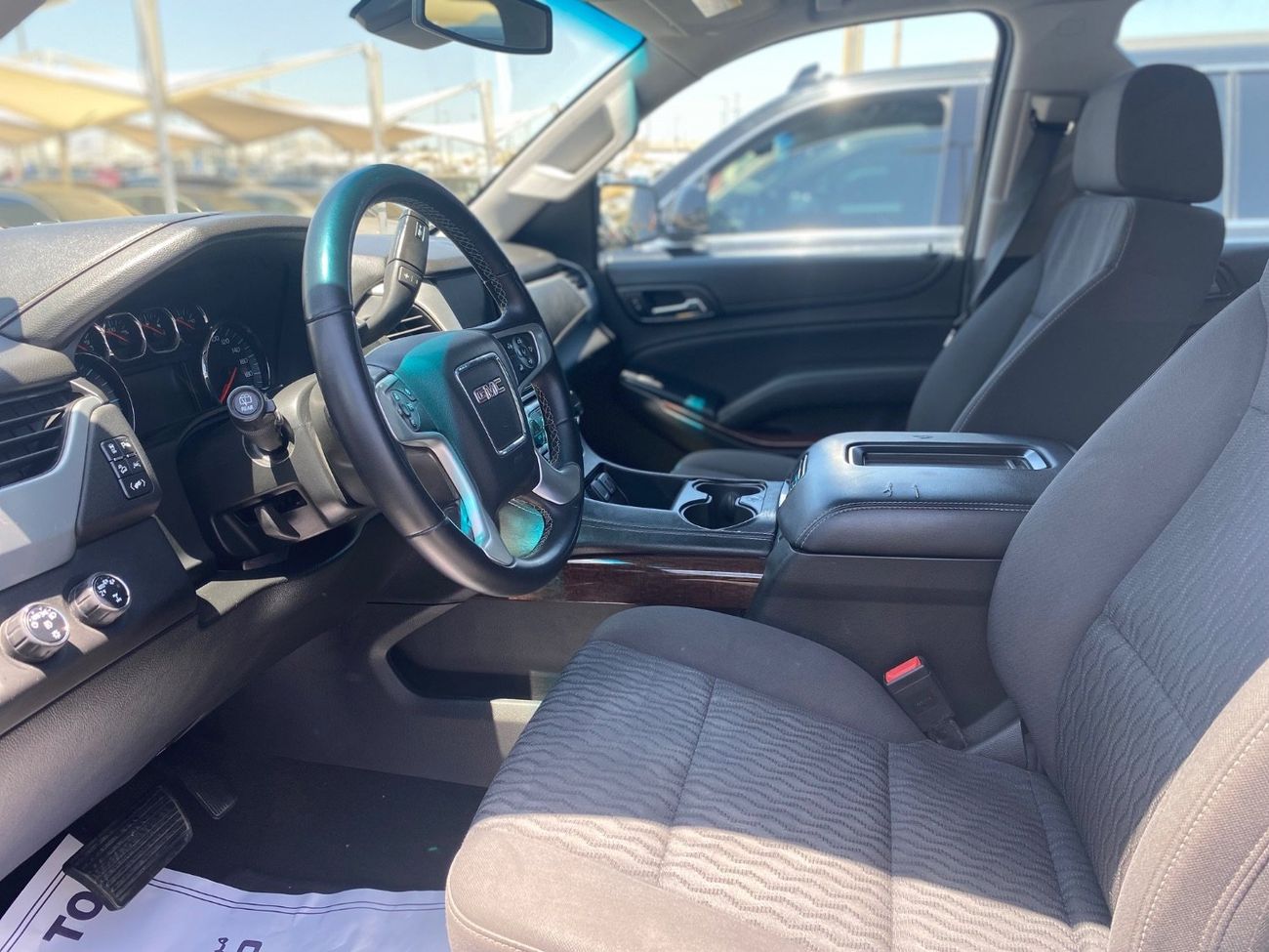 جي أم سي يوكون SLE 5.3L 4WD (8 Seater)