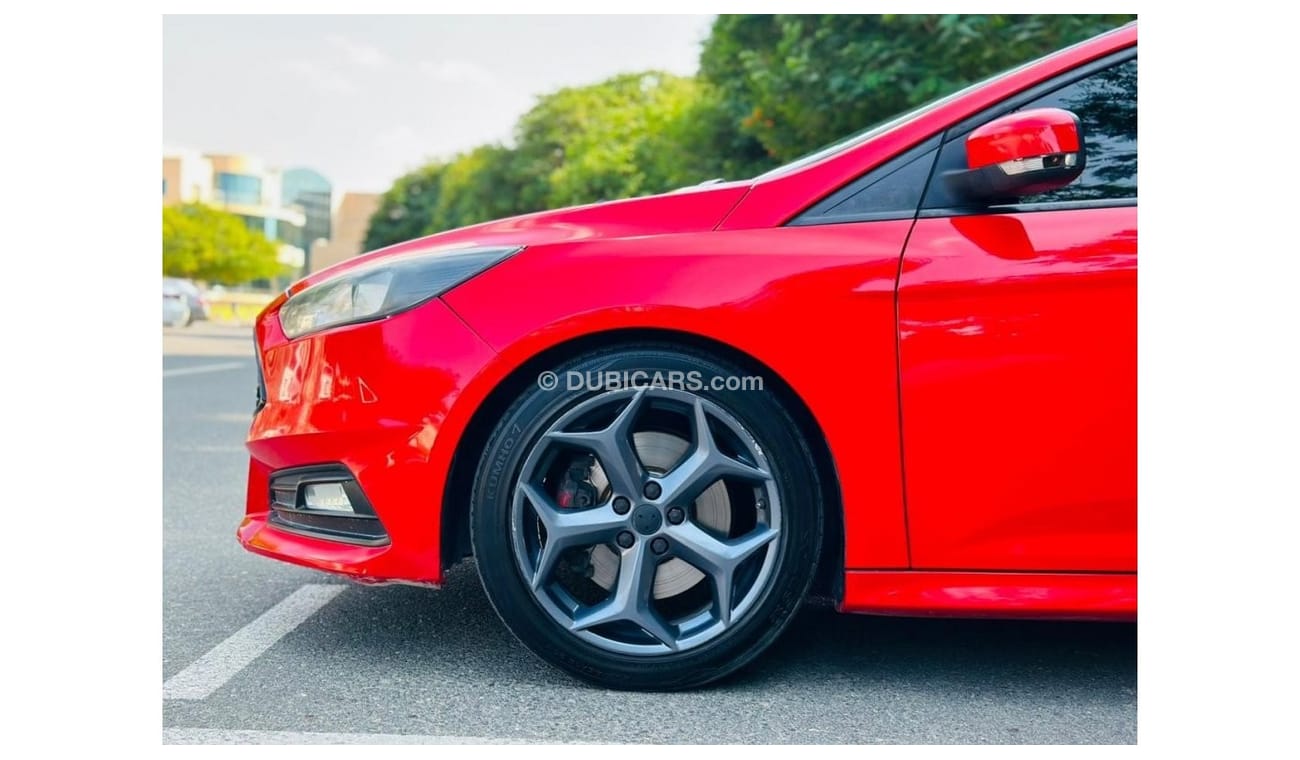 فورد فوكاس 2015 Ford Focus ST (3.5), 5dr Hatchback, 2L 4cyl Petrol, Manual, Front Wheel Drive