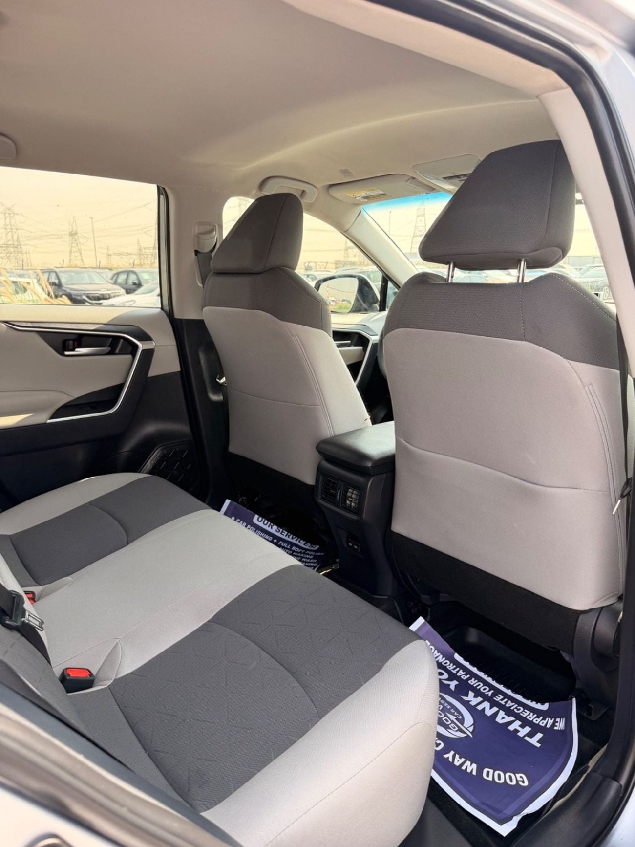 تويوتا راف ٤ XLE 2.5 L push start 2025