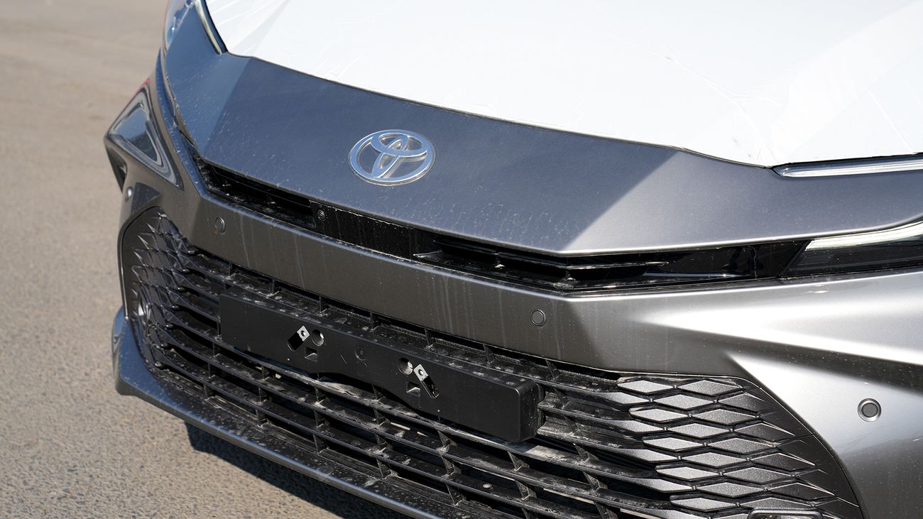 تويوتا كامري 2.5 L Hybrid