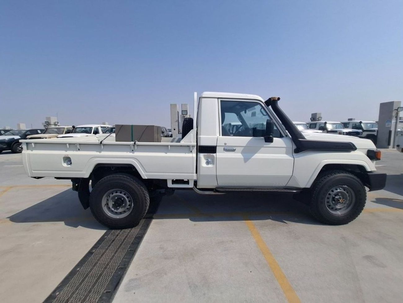 تويوتا لاند كروزر 70 LC79 2.8L GD Single cab 6-AT 4X4