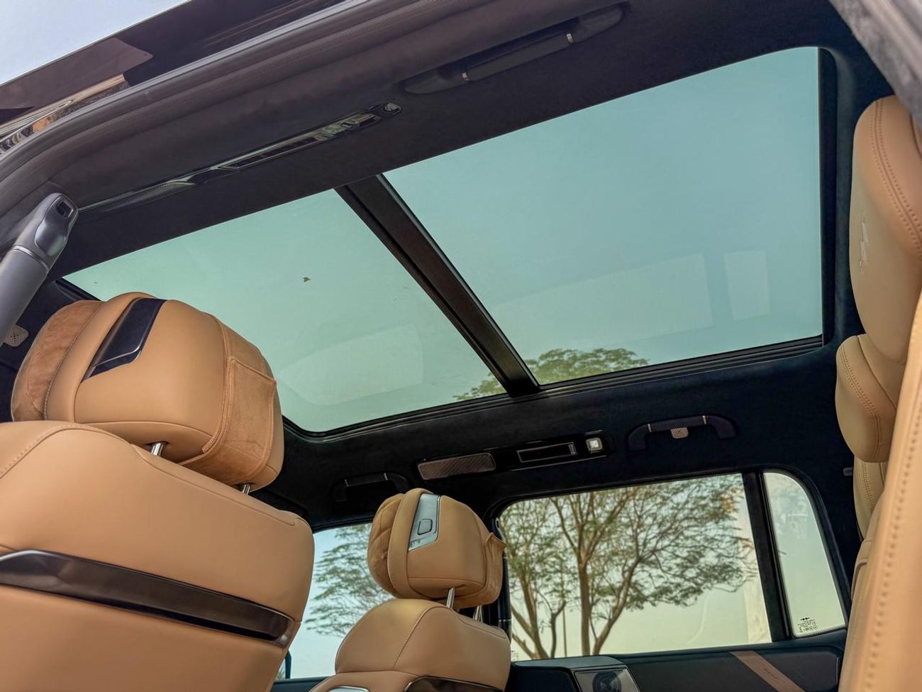 BYD Leopard 8 Smart and Brave Flagship Edition (7 Seats) 2024 BYD Leopard 8 flagship | 2.0L Hybrid (Plug-In) | 939