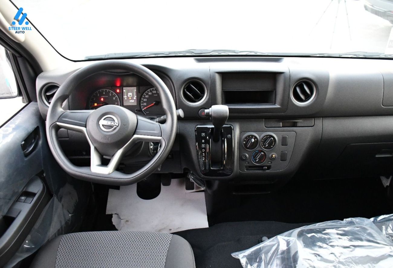 Nissan Urvan 3-Seater Automatic (4-Door) NV350 Highroof Delivery Van GCC  White Automatic