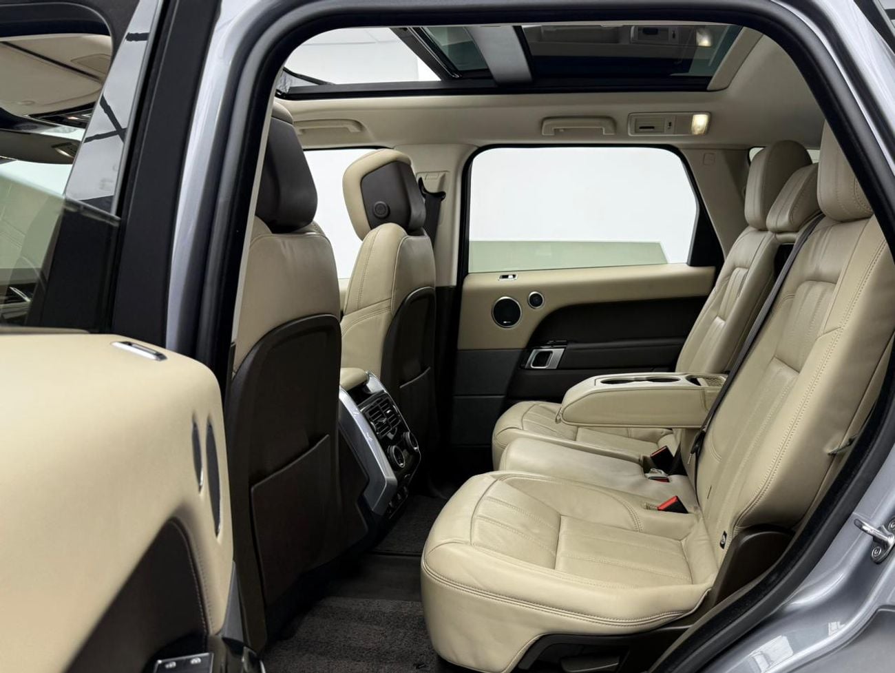 Land Rover Range Rover Sport 2022 Range Rover Sport Black Edition, 2026 RR Warranty, Full RR Service History, Fully Loaded, GCC