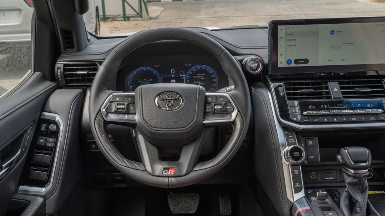تويوتا لاند كروزر Toyota LC300 GR-S 3.3L 2025 Full