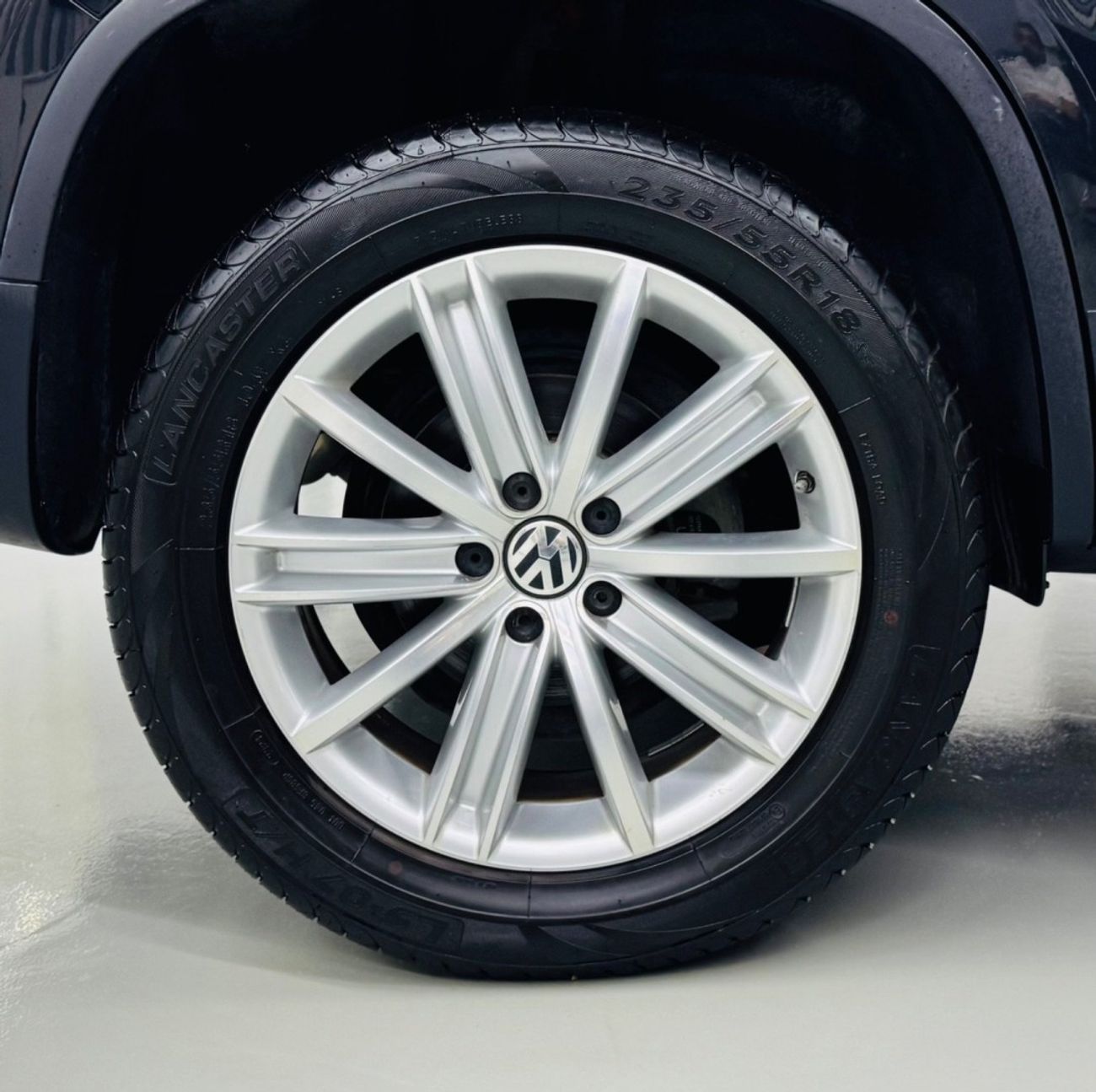 Volkswagen Tiguan SE 2.0L