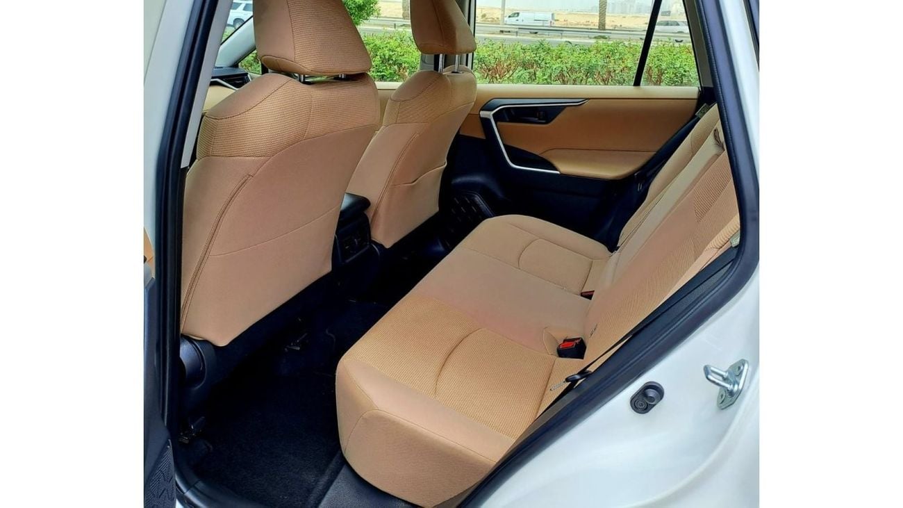 Toyota RAV4 EX 2021 2.5L GCC (1370/-Monthly)