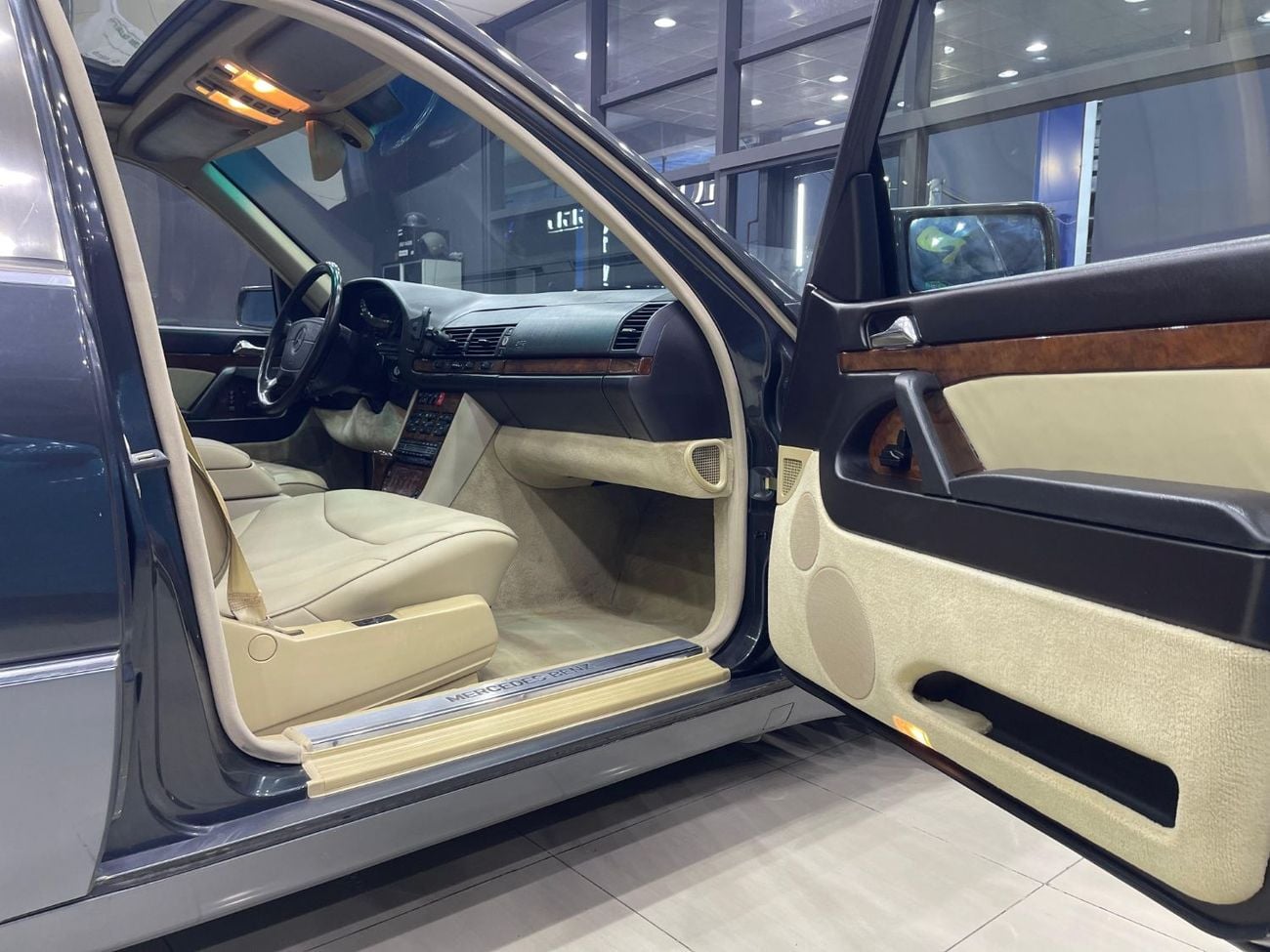 Mercedes-Benz 500 SEL