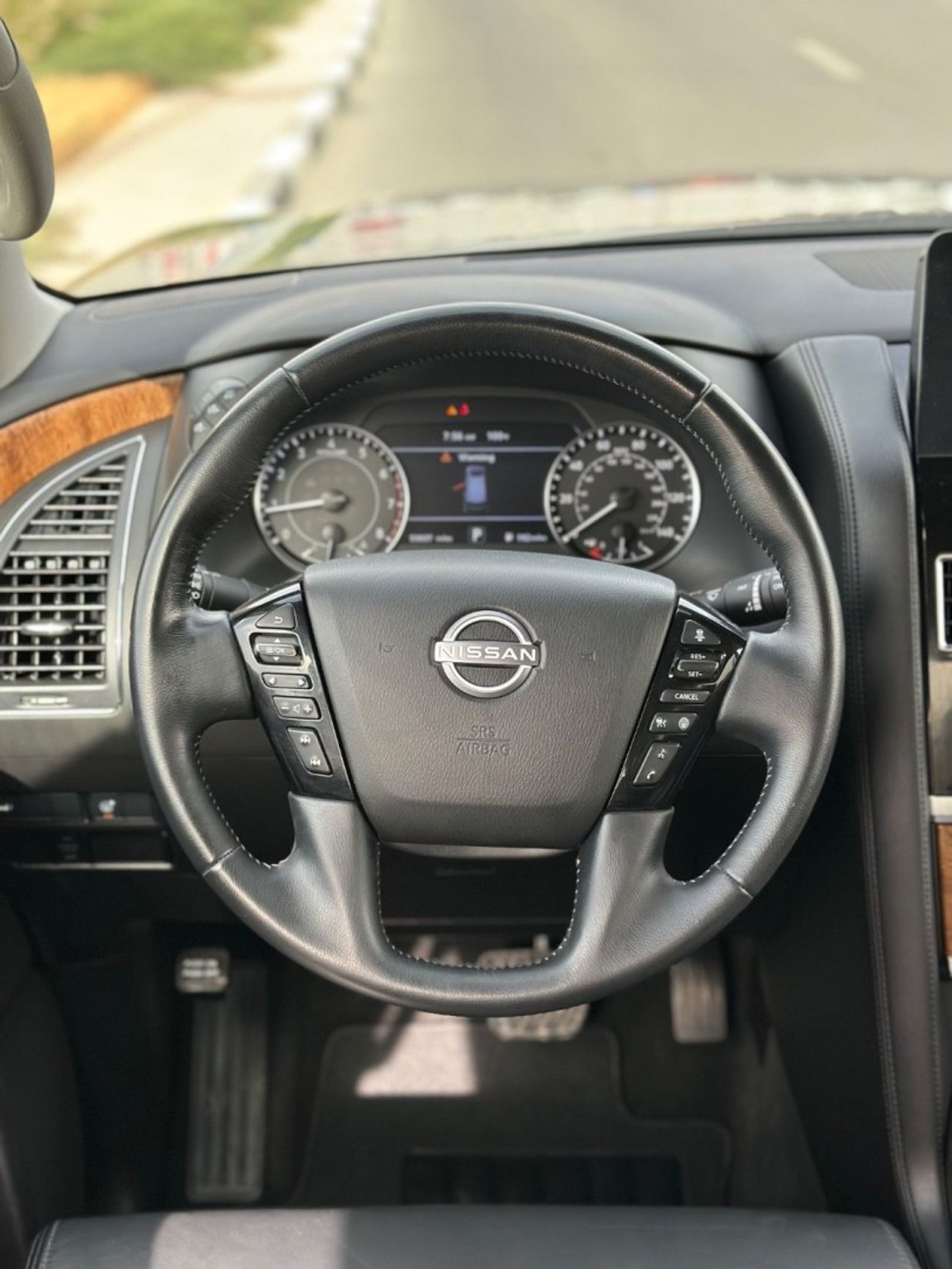 نيسان أرمادا SL 360 camera, sunroof perfect condition Full Option