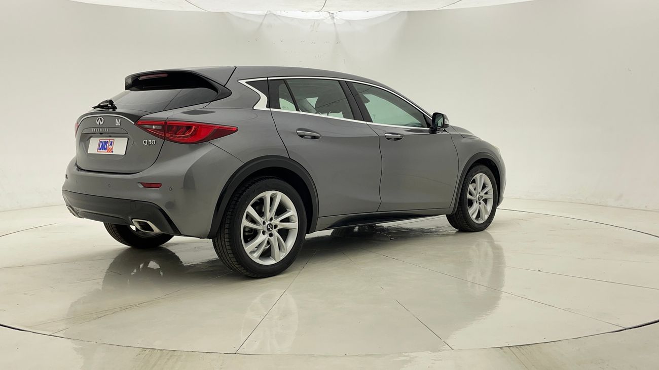 إنفينيتي Q 30 COMFORT 1.6 | بدون دفعة مقدمة | اختبار القيادة في المنزل