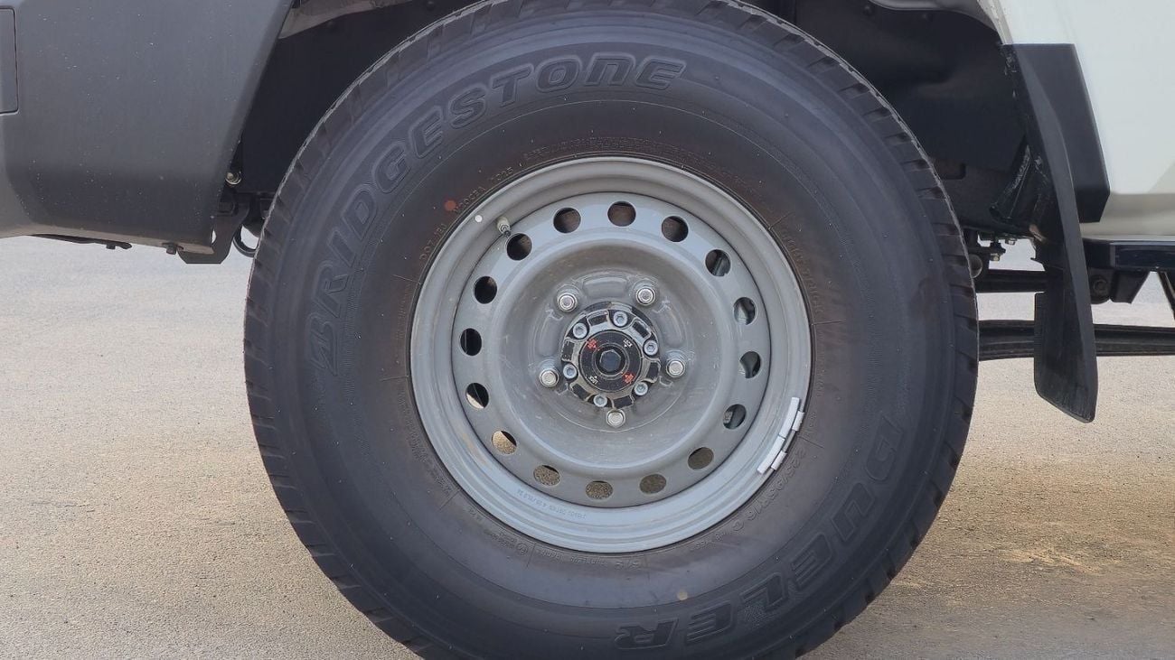 Toyota Land Cruiser 70 Toyota Land Cruiser 70 LC 78 | 2.8L| V4 | T/Diesel | MT | 2025