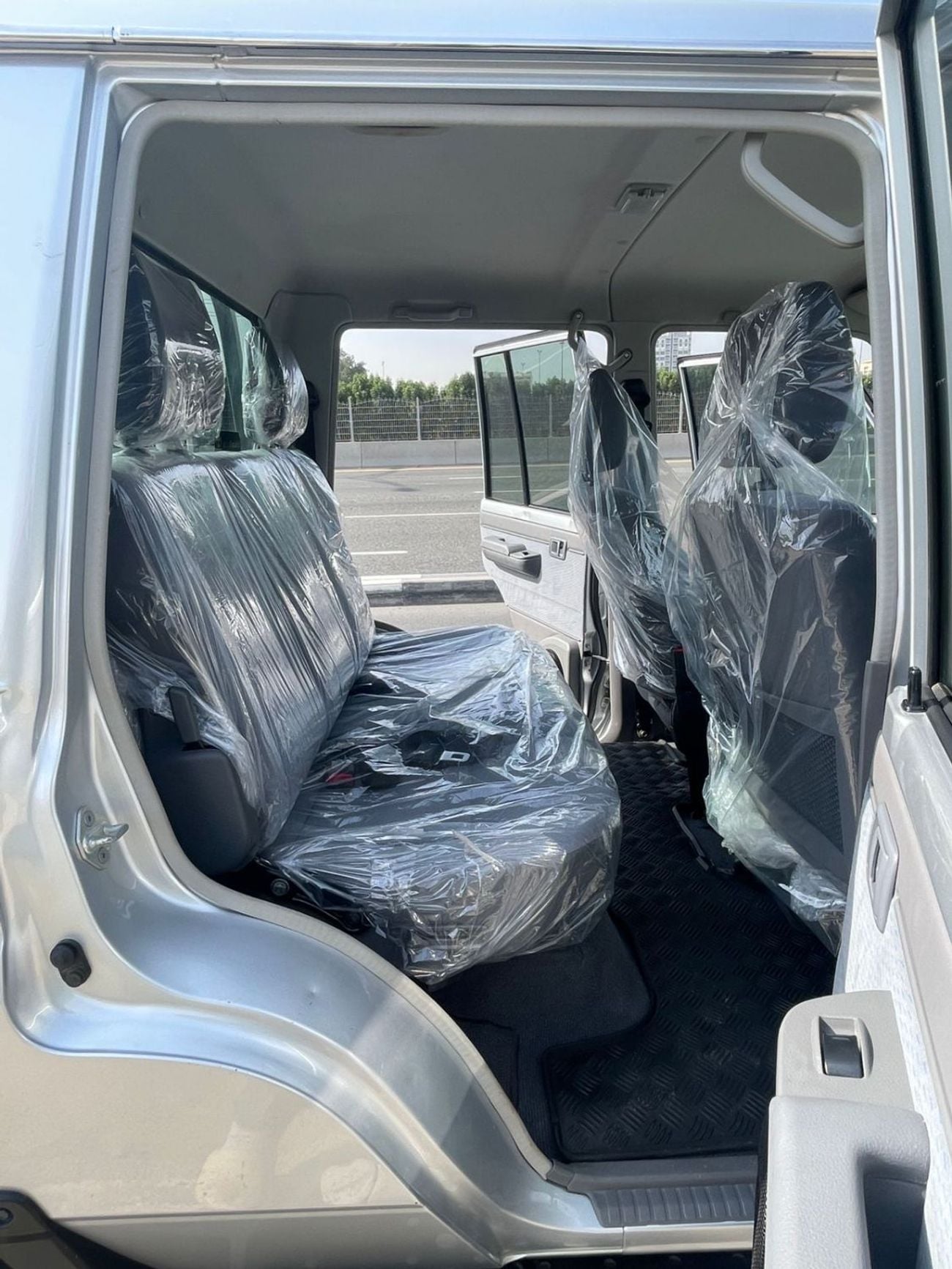 تويوتا لاند كروزر بيك آب RIGHT HAND VEHICLE ONLY FOR EXPORT 4.5 LITER