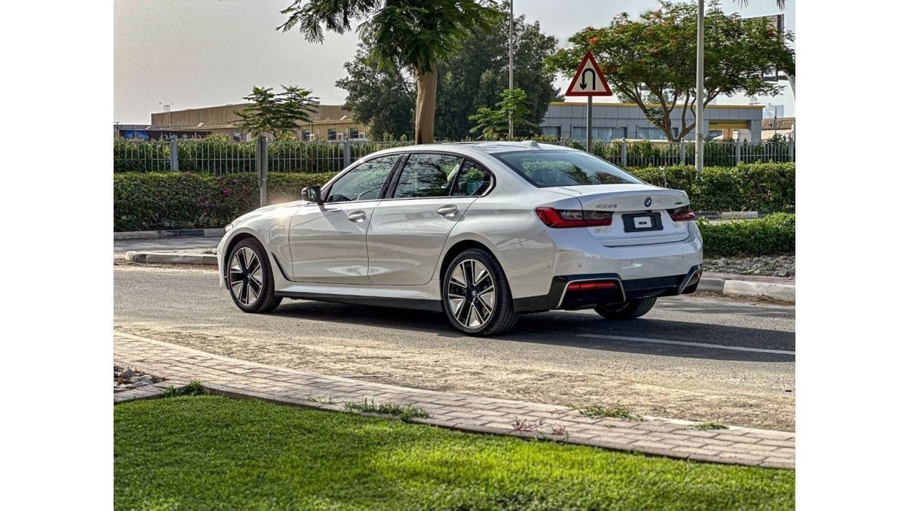 BMW i3 2024 NEW BMW I3 E-DRIVE40L / FULL OPTION (360 CAMERA, HUD)