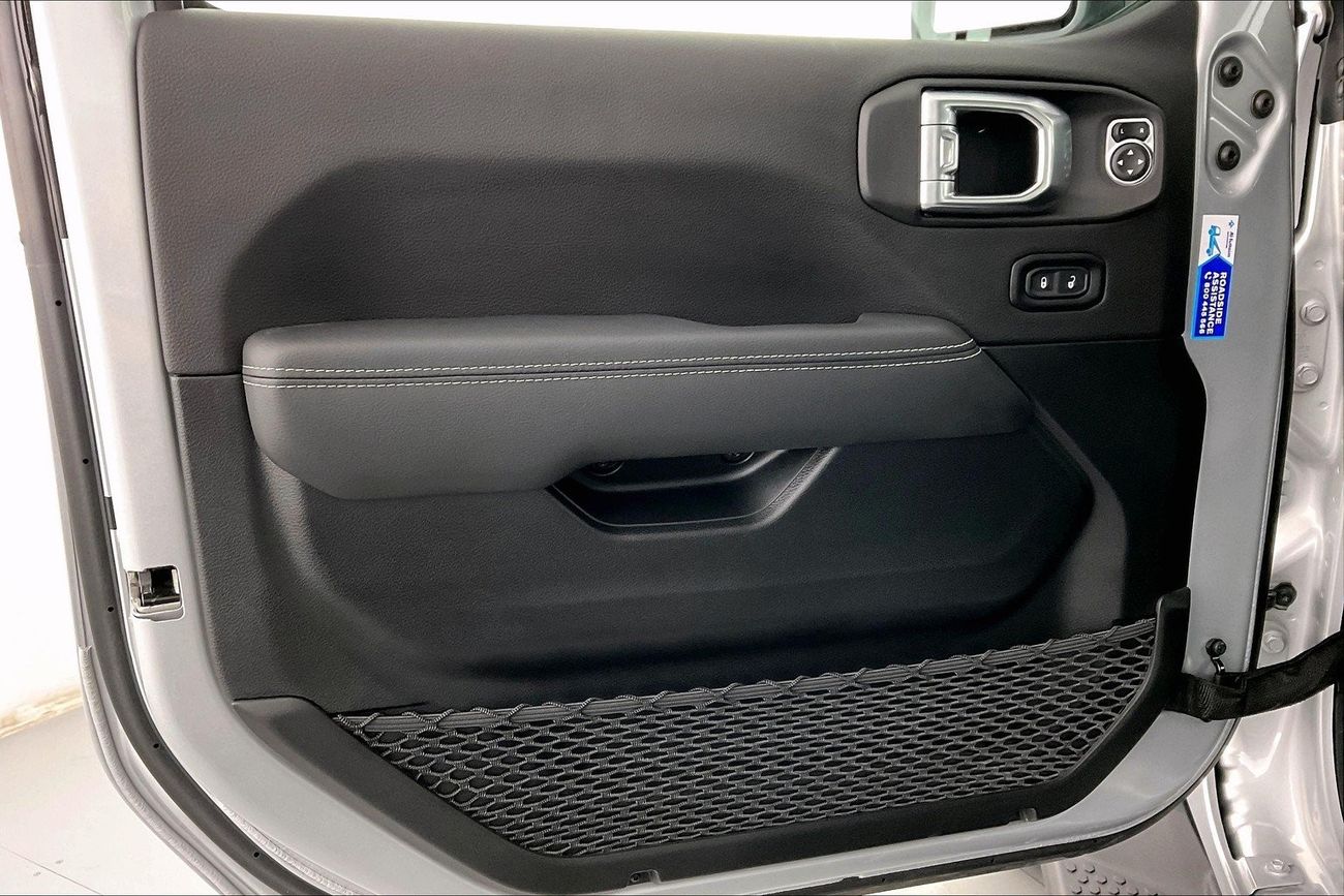 Mercedes-Benz CLS 350 Premium+ (AMG Package) | 1 year free warranty | 0 Down Payment