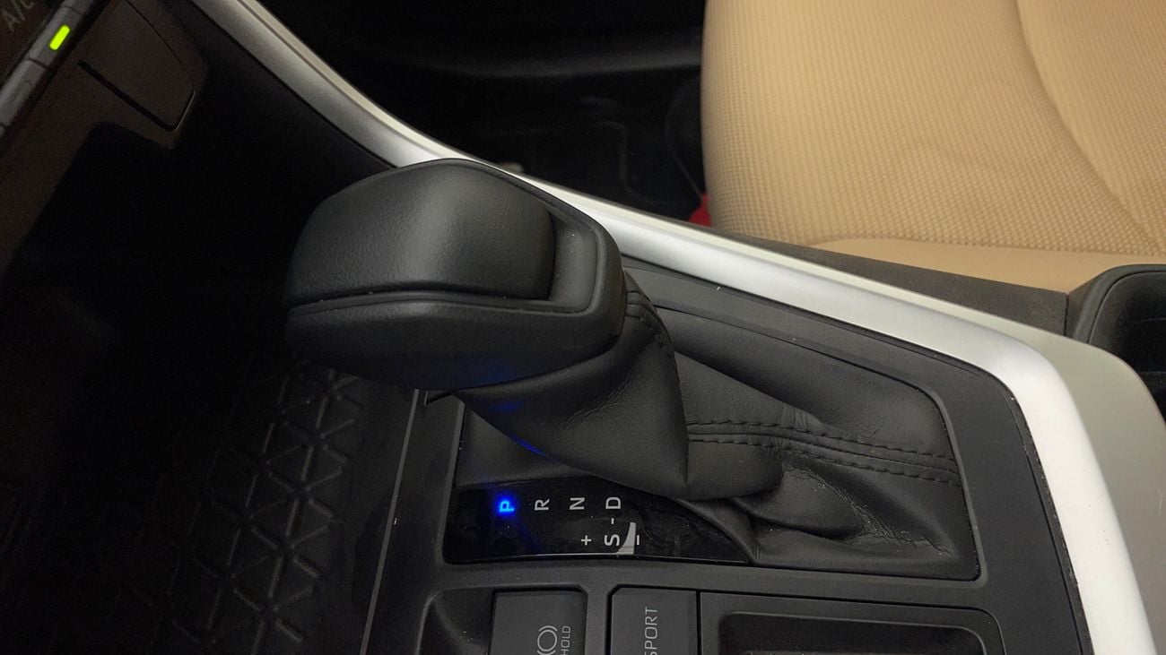 تويوتا راف ٤ EX 2.5 | بدون دفعة مقدمة | اختبار القيادة في المنزل