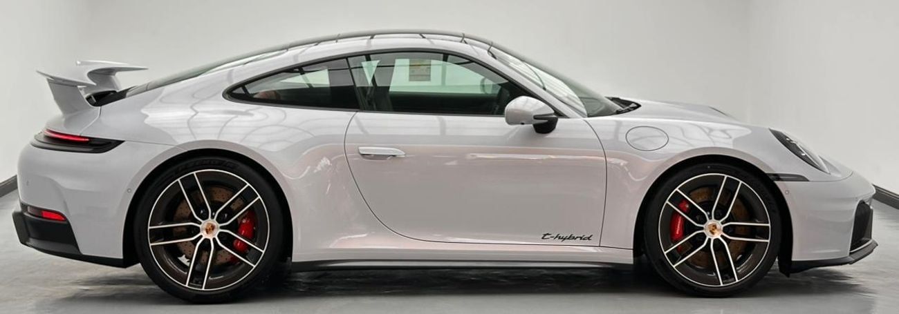 بورش 911 CARRERA GTS 2026 Porsche 911 Carrera GTS T-Hybrid, Brand New, Aerokit Carbon, 2028 Porsche Warranty, GCC