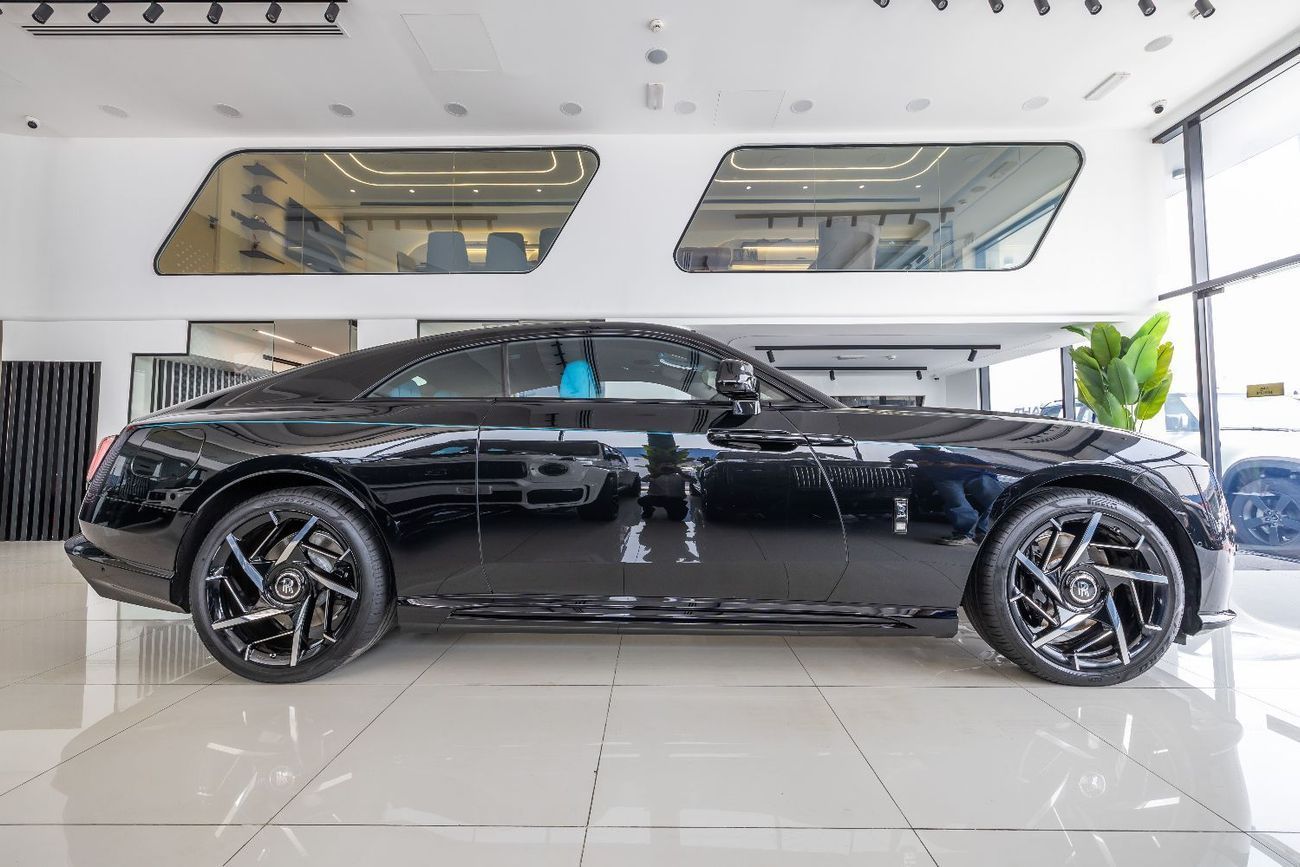 رولز رويس سبيكتر Coupe Rolls-Royce Spectre - Black Badge - 2 Tone Interior - Starlight - 2025 With Warranty