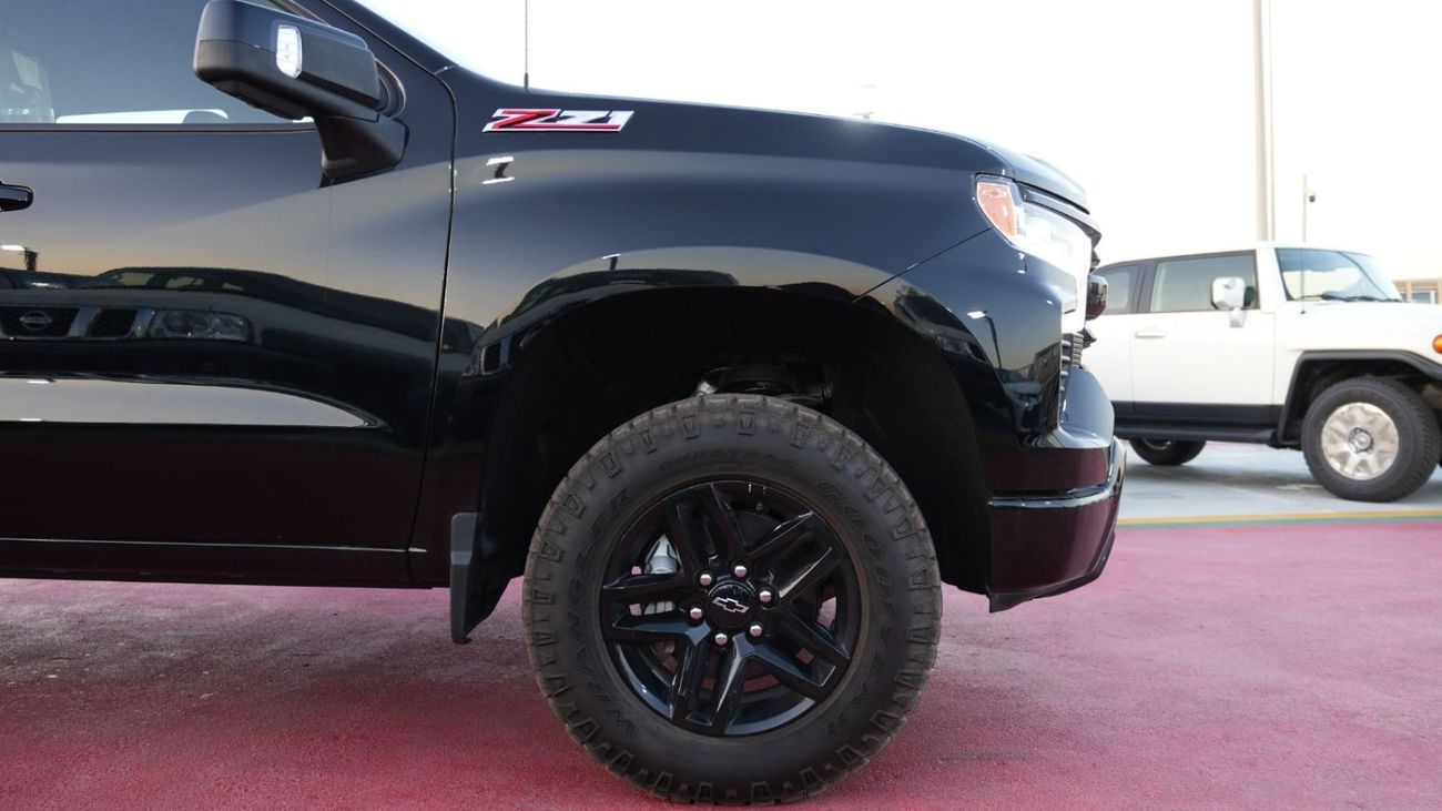 Chevrolet Silverado 2023 CHEVORLET SILVERADO Z71 5.3L V8 4WD PICK-UP 4doors