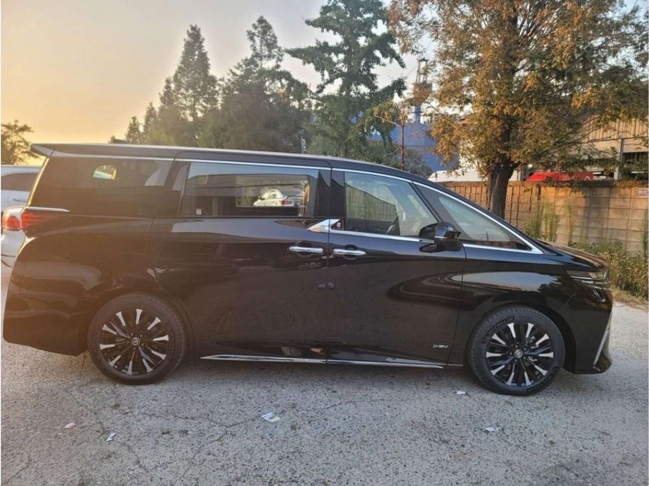 تويوتا ألفارد 2.5 Petrol / HYBRID / Model 2024