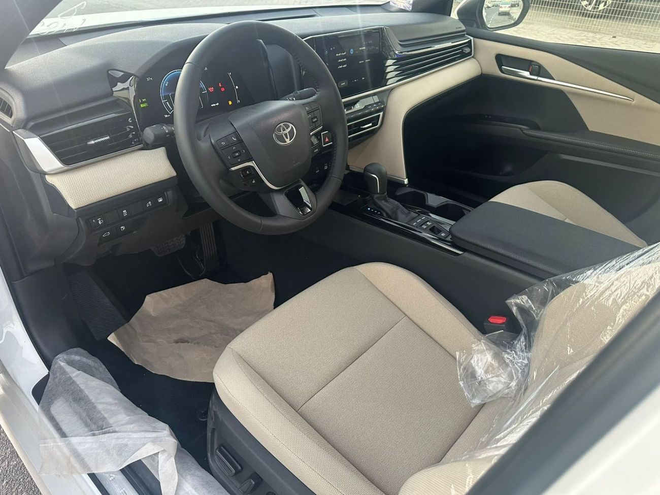 Toyota Camry LE HYBRID 2.5L