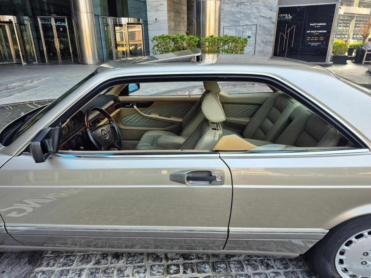 Mercedes Benz 560 SEC