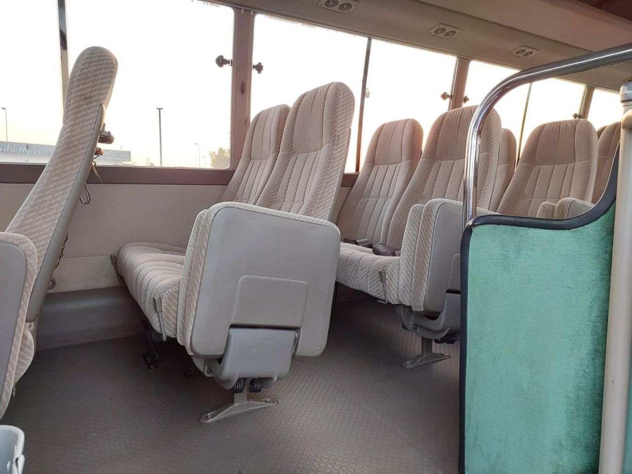 تويوتا كوستر TOYOTA COASTER BUS RHD 1997 MODEL 4.1 L DIESEL AUTOMATIC(PM04646)