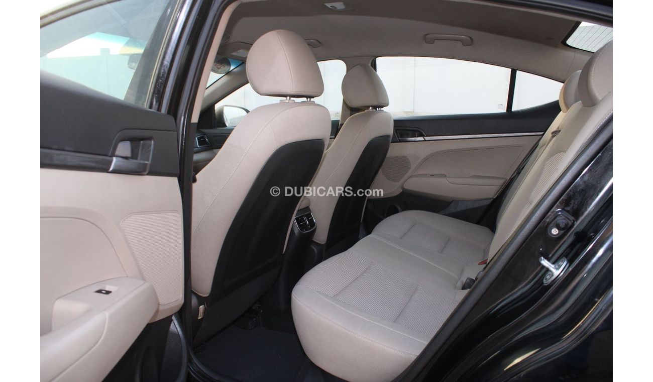 Hyundai Elantra Hyundai Elantra 2017, GCC, in excellent condition, without paint, without accidents, very clean from