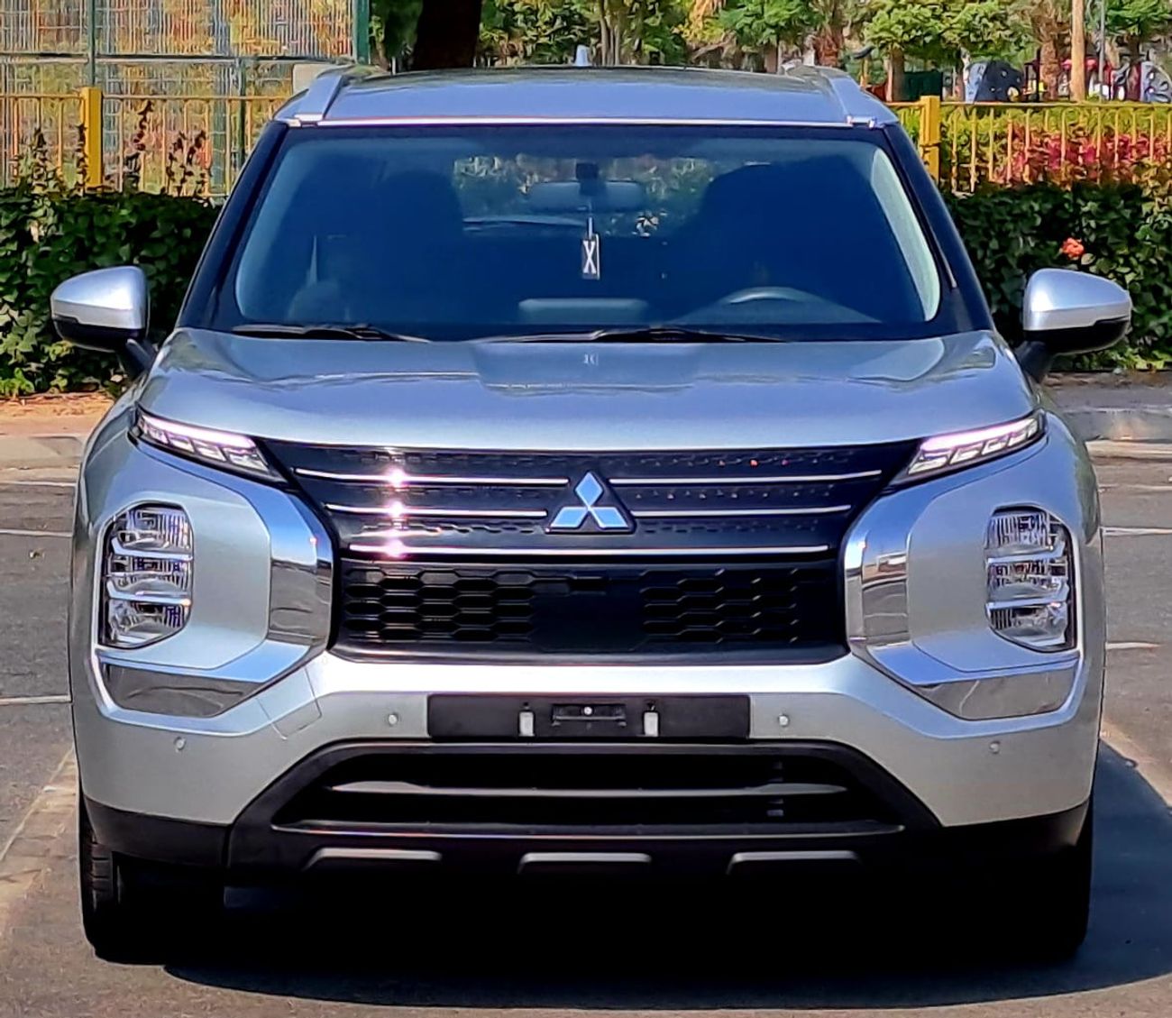 Mitsubishi Outlander GLX 2.4L 1130-Monthly l GCC l Cruise, Camera, GPS l Accident Free