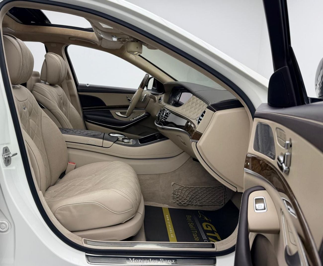 Mercedes Maybach S650 Maybach 2015 Mercedes Maybach S650, Service History, Fully Loaded, Excellent Condition, GCC