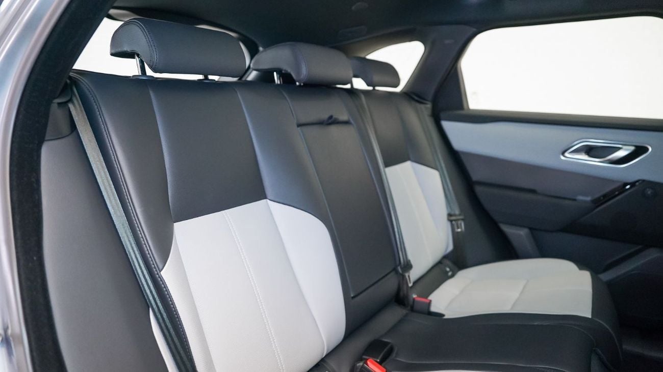 لاند روفر رينج روفر فيلار P250 R-Dynamic SE 2.0L UAE's Very Best Example | AED 3,537 Per Month