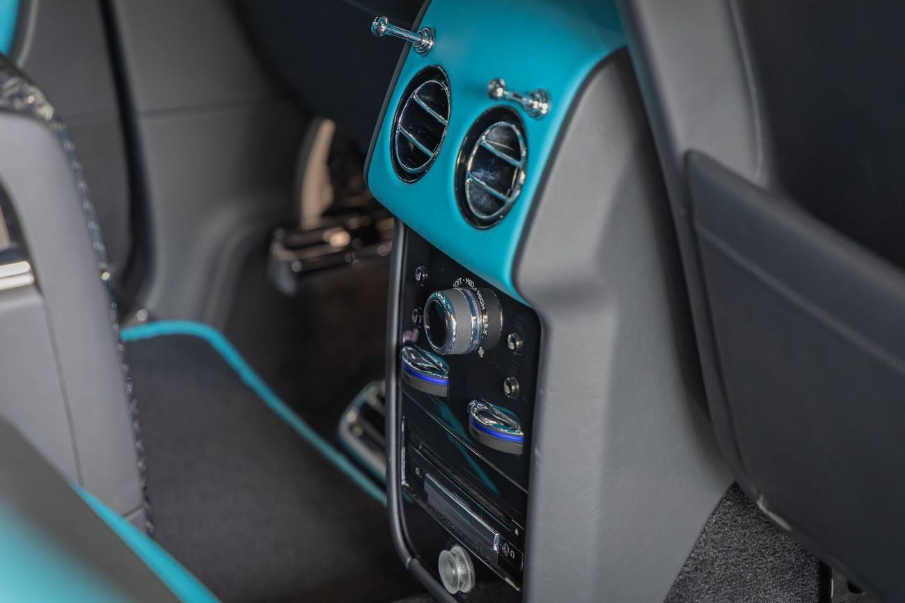 Rolls Royce Cullinan Rolls Royce Cullinan Mansory Original Exterior and Interior - 2023 Perfect Condition