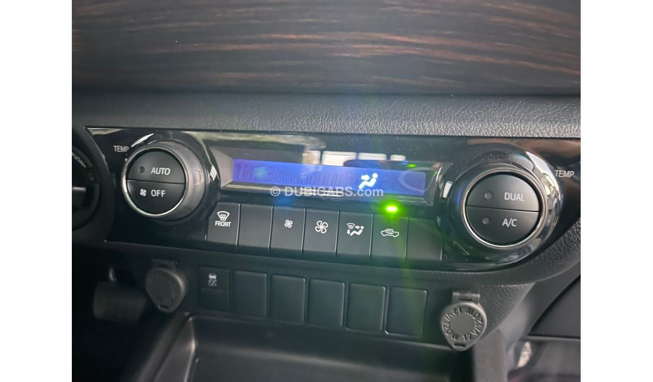 Toyota Hilux Toyota Hilux 2.7L AT SR5 Petrol Full Option Black/black 2022MY