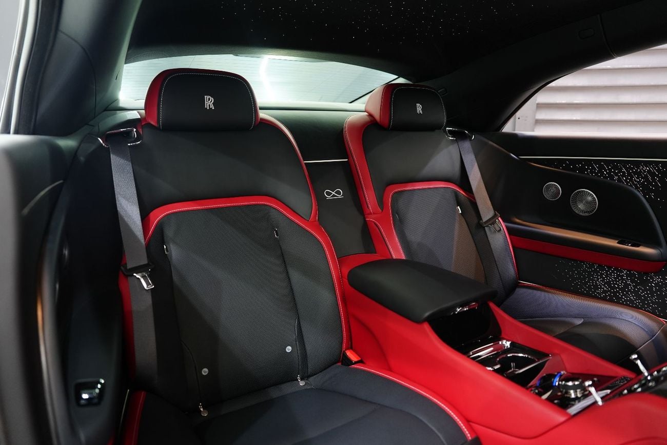 رولز رويس سبيكتر Black Badge, Bespoke Audio, Starlight, Dealer Warr + Serv!!