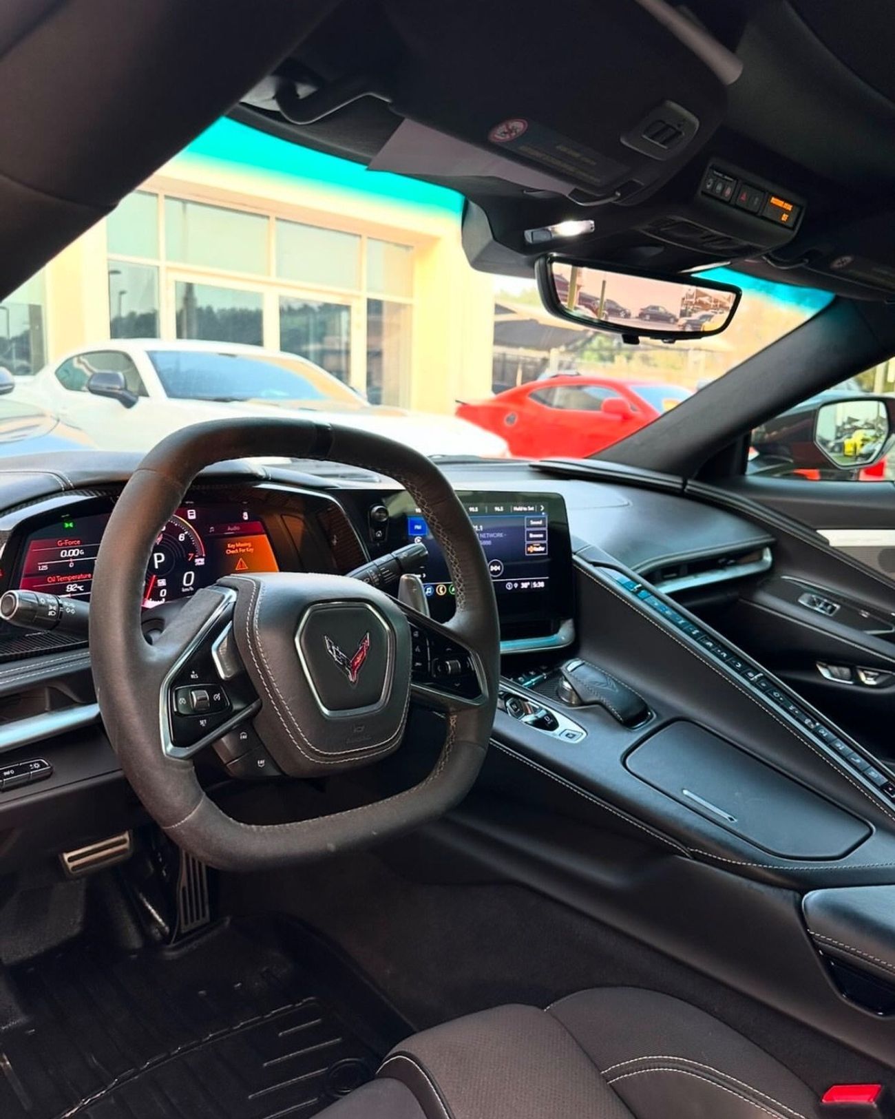 شيفروليه كورفت شفروليه كورفيت C8 3LT 2021 بحالة جدا ممتازة سيتات كومبتشن داخلية الكنتارا بالكامل لون مميز