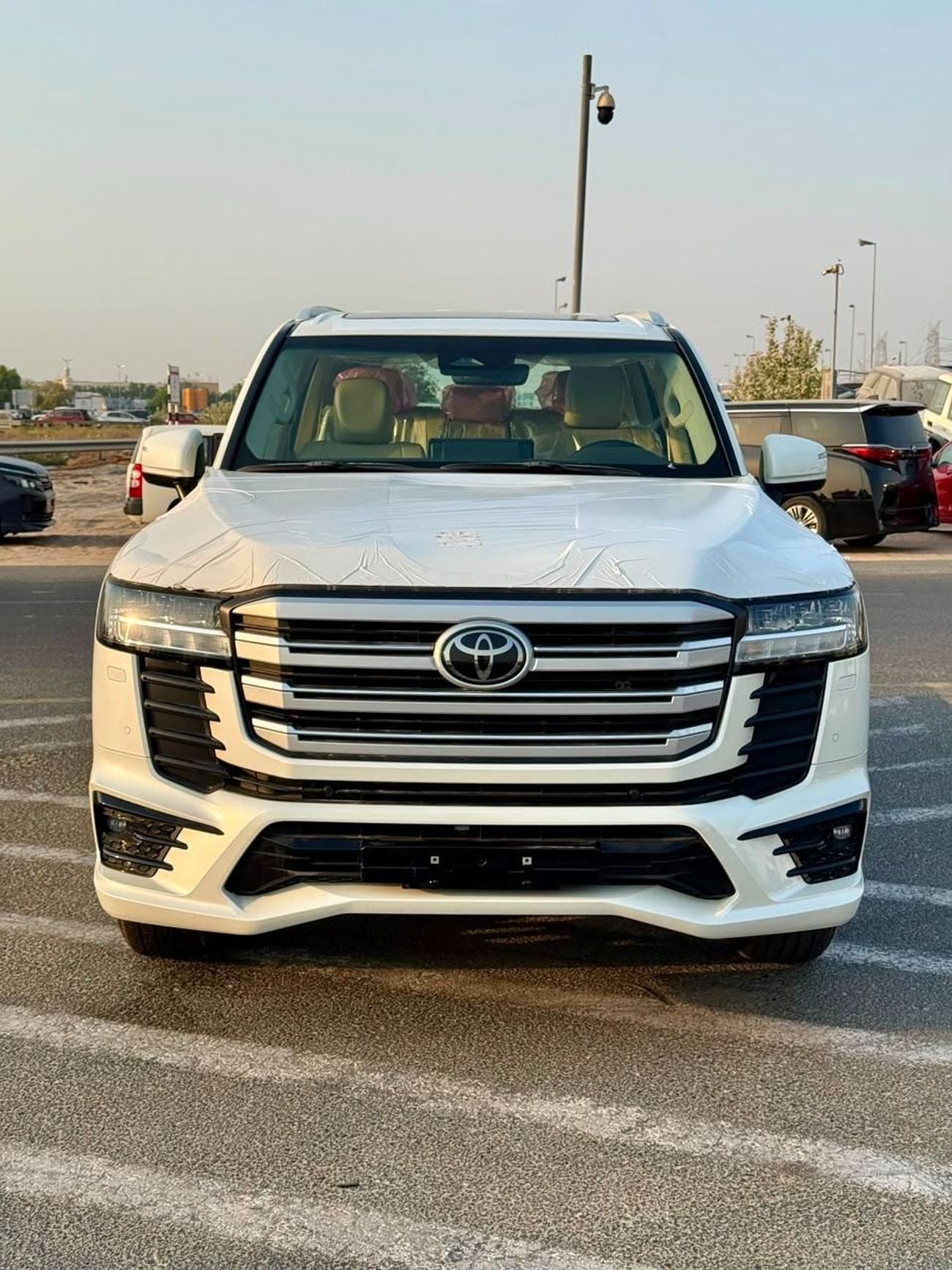 Toyota Land Cruiser 4.0L FULL GXR WITH RADAR
