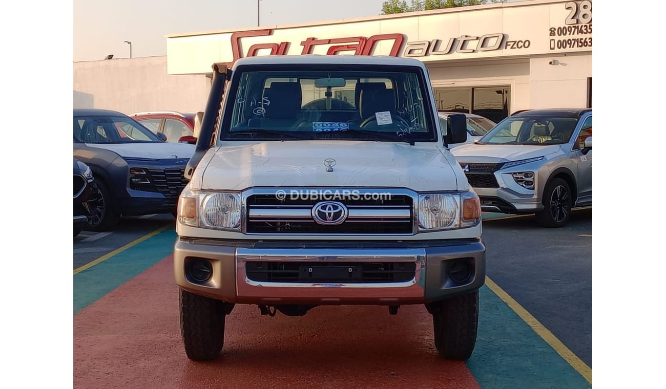 تويوتا لاند كروزر بيك آب Double Cabin V6 , 4.5L DIESEL 4WD M/T 4DOORS 2023 WHITE