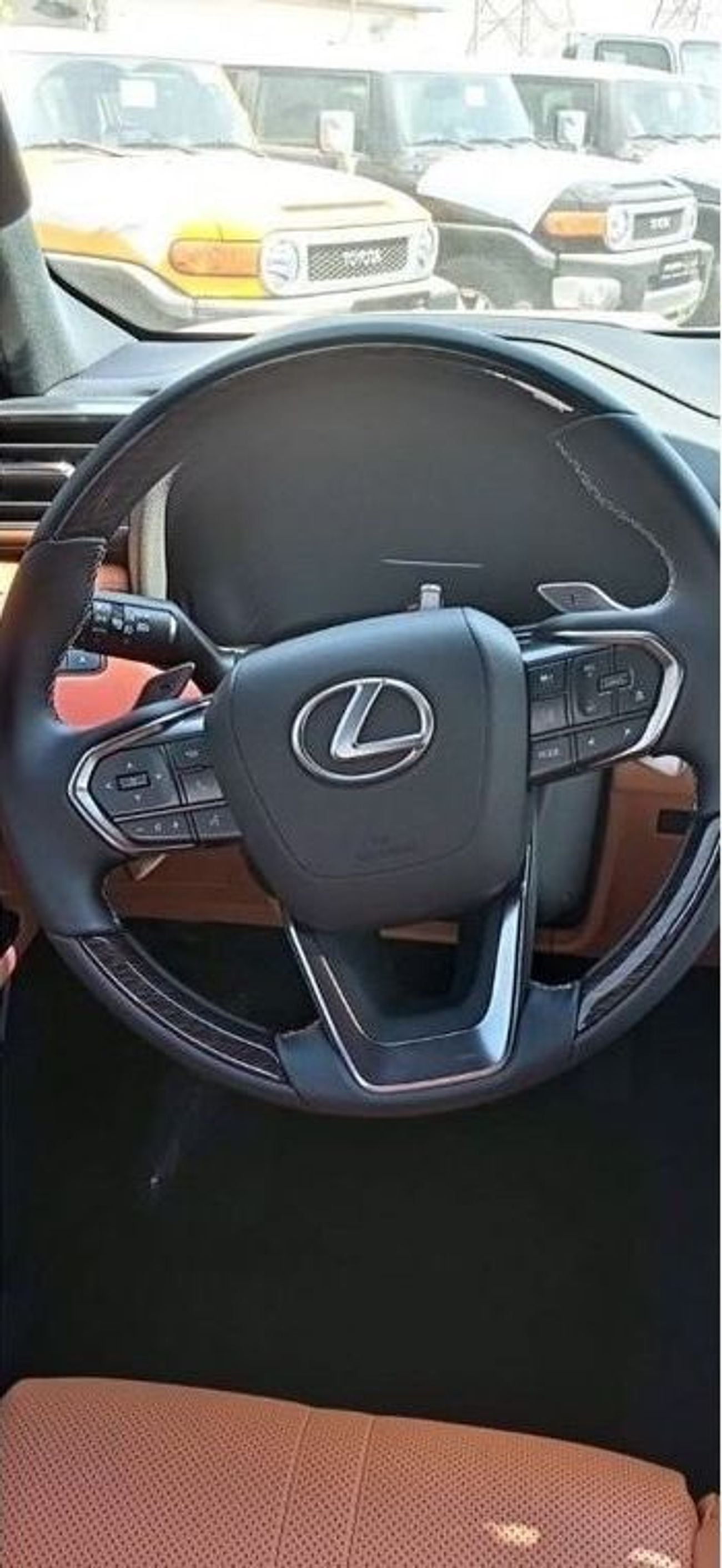 لكزس LX 600 VIP LEXUS LX 600 VIP LAUNCH EDITION