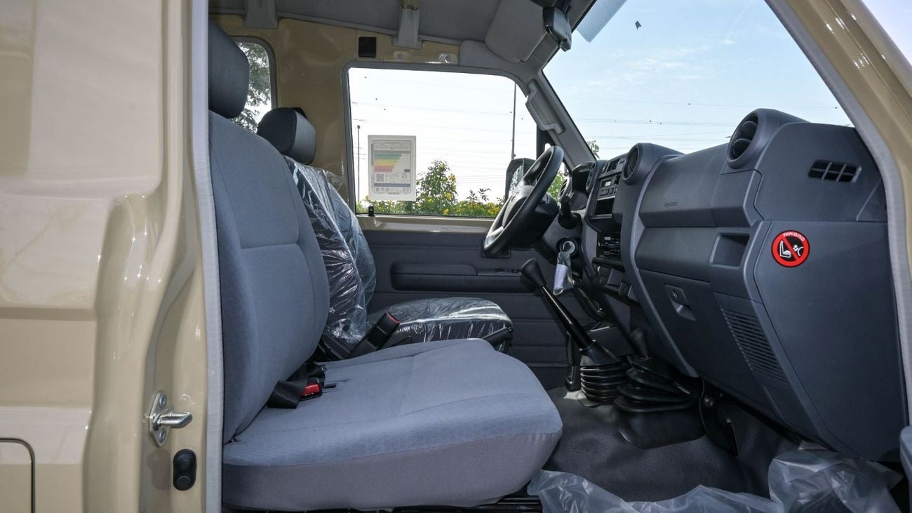 Toyota Land Cruiser 70 ECT0067 - Toyota LC78 Hardtop 3DR - 4.0L Petrol Manual Beige - Basic